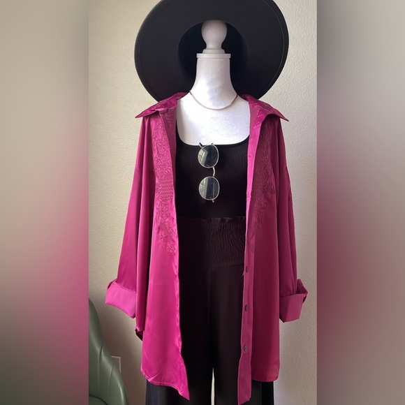 NWT - Listicle Popplin Magenta Embroidered Oversized Cool Girl Button Up - Picture 2 of 14